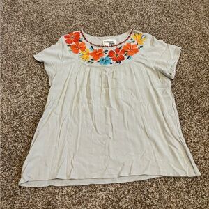 Savanna Jane || Floral Embroidered Short Sleeve Top Size L